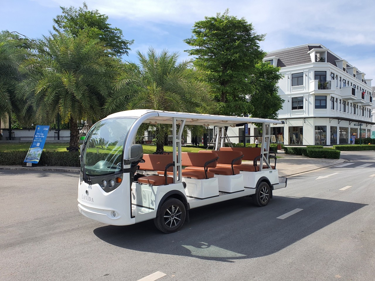 xe điện chở khách trong resort